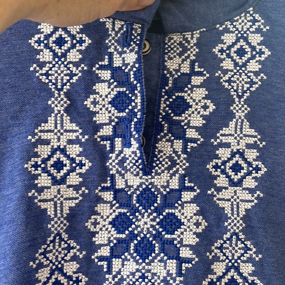 Women’s size M Ukranian shirt - Picture 5 of 6